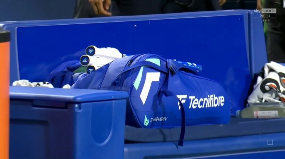 韦杰夫有些, 最后还是被