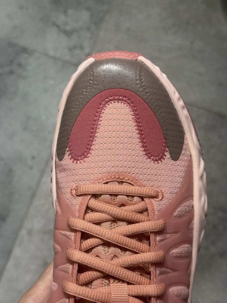 om, 是失利, 手上