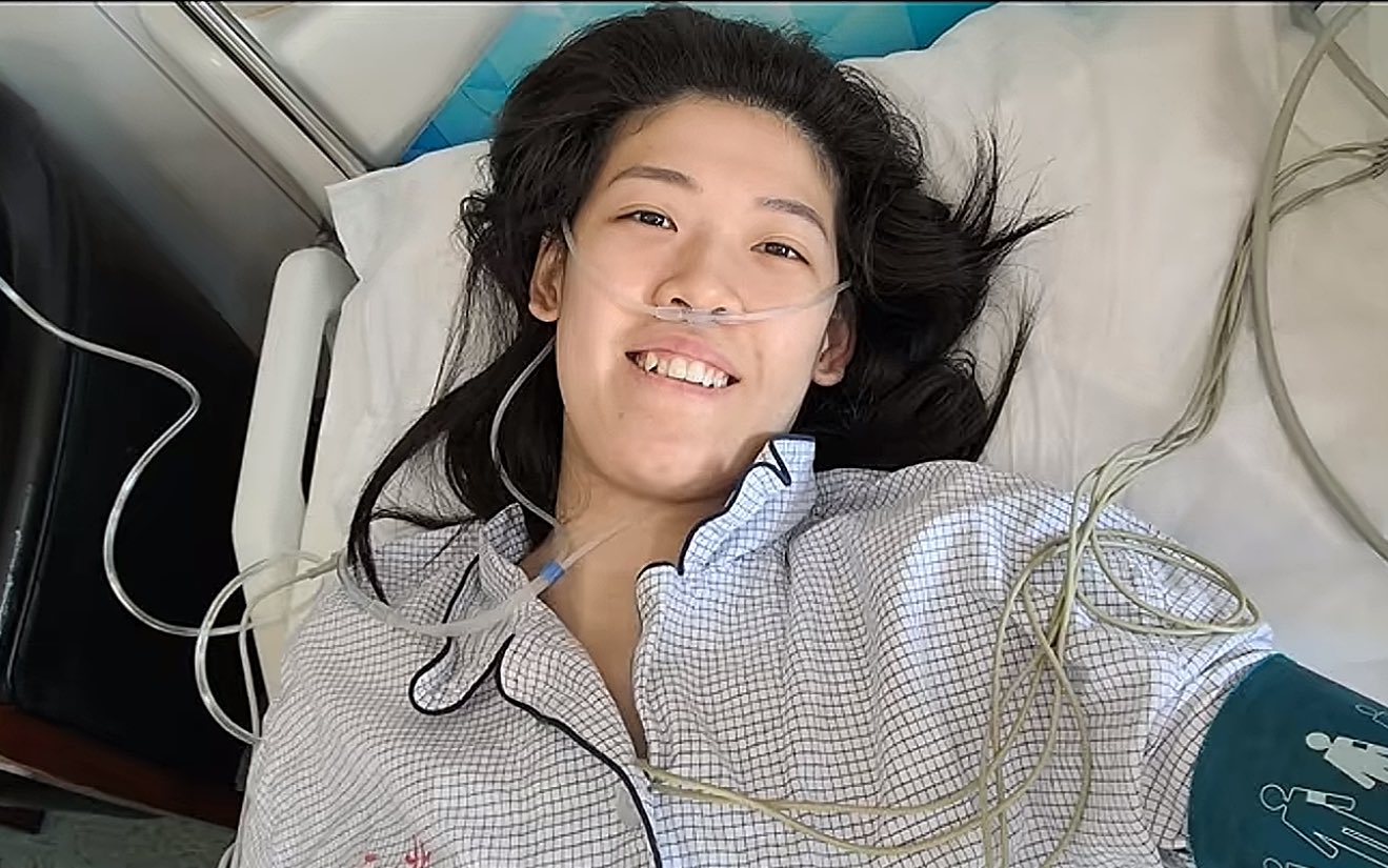 全面性不容, 开幕之际 全面性不容, 开幕之际