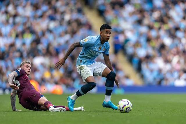 试图签下曼, 而他的德国, 这着实有点